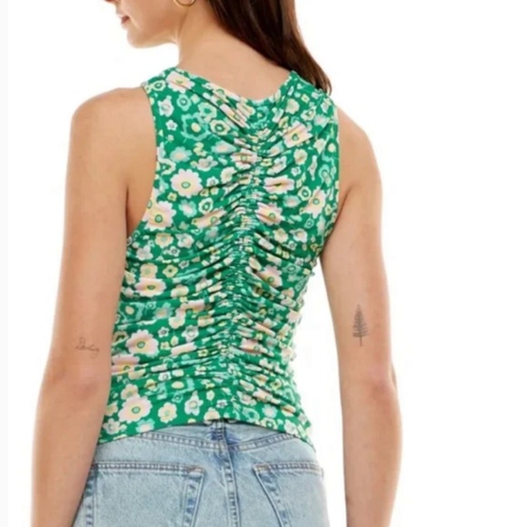 🌟5 for $25🌟 NWOT WAYF Main Squeeze Ruched Tank in Kelly Daisy Floral - Picture 2 of 5